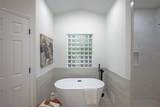 13726 Windsor Crown Court - Photo 21