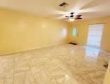 1918 Crown Park Dr - Photo 4