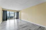 2302 Manhattan Avenue - Photo 6