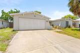 9131 Hunt Club Lane - Photo 3