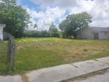 7404 Ingleside Drive - Photo 3
