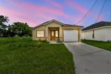 2523 Avenue E - Photo 2