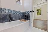 802 18TH Street - Photo 18