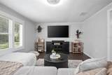 1402 Voorhis Avenue - Photo 9