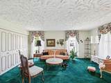 6823 Oak Hill Drive - Photo 4