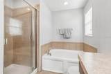 9421 Trumpet Vine Loop - Photo 20