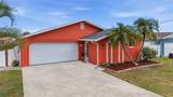 13815 Plumosa Avenue - Photo 33