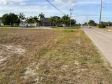 2000 28TH Terrace - Photo 2