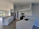 172 Coblentz St - Photo 5