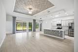 209 Hawthorn Avenue - Photo 7