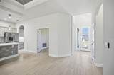 209 Hawthorn Avenue - Photo 8