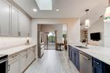 1903 Sprucewood Way - Photo 15