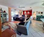 8 Richmond Drive - Photo 3