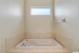 2625 Albion Avenue - Photo 31