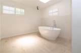 2101 Oakhurst Avenue - Photo 22