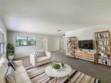 300 Avenue E - Photo 2