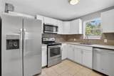 3301 Woodlawn Avenue - Photo 23
