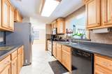 12311 Oakwood Drive - Photo 7