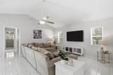 610 Woodview Way - Photo 19