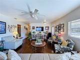 717 End Crescent - Photo 4
