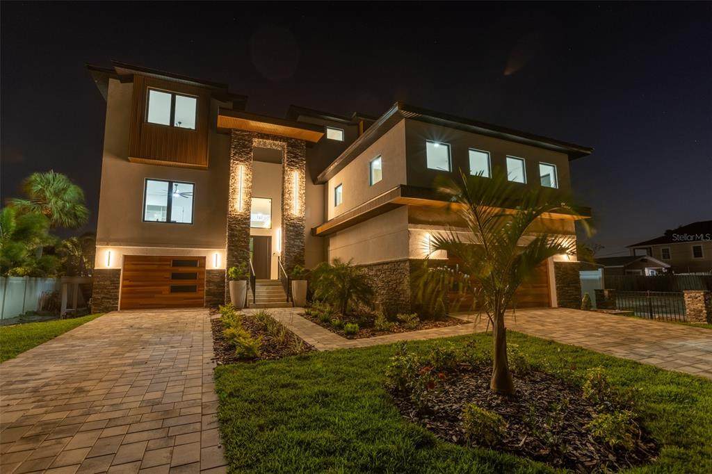 2121 Bayou Grande Boulevard - Photo 1