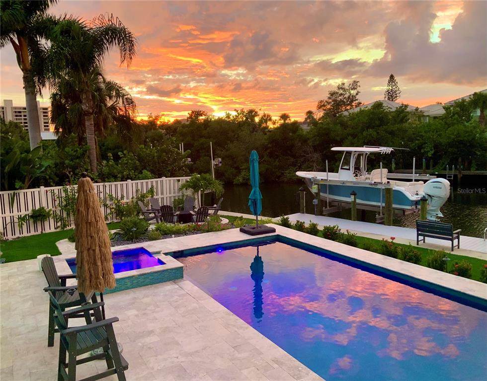 262 Island Circle - Photo 1