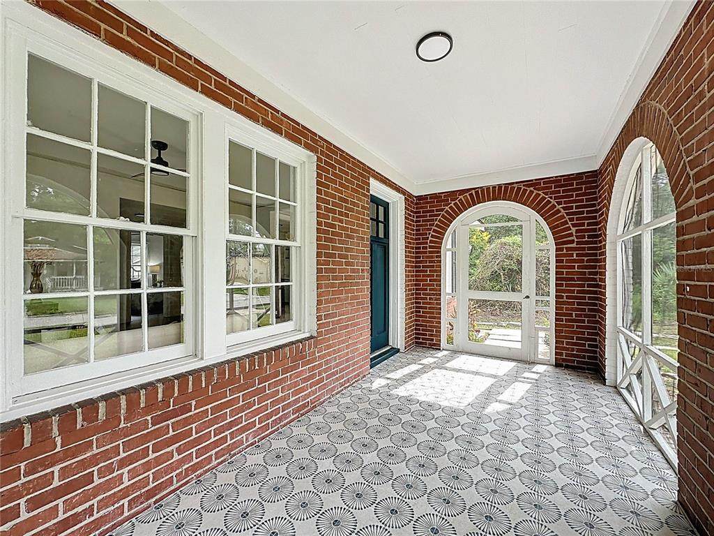 2057 Southampton Road - Photo 1