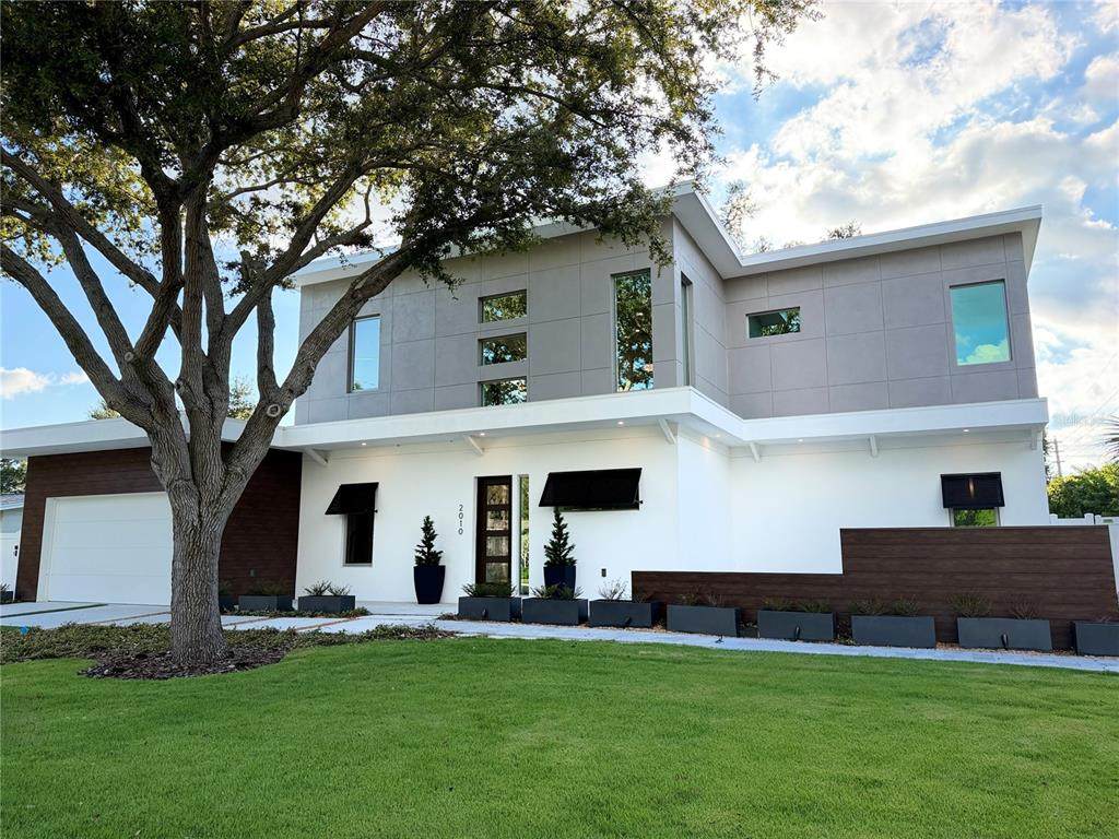 2010 Hyde Park Circle - Photo 1