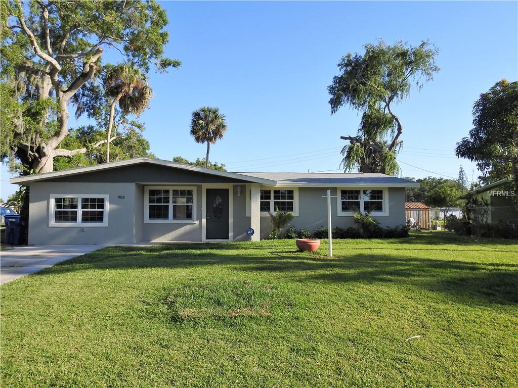 903 32ND Street - Photo 1