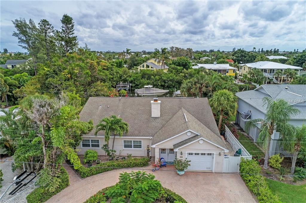 229 Oak Avenue - Photo 1