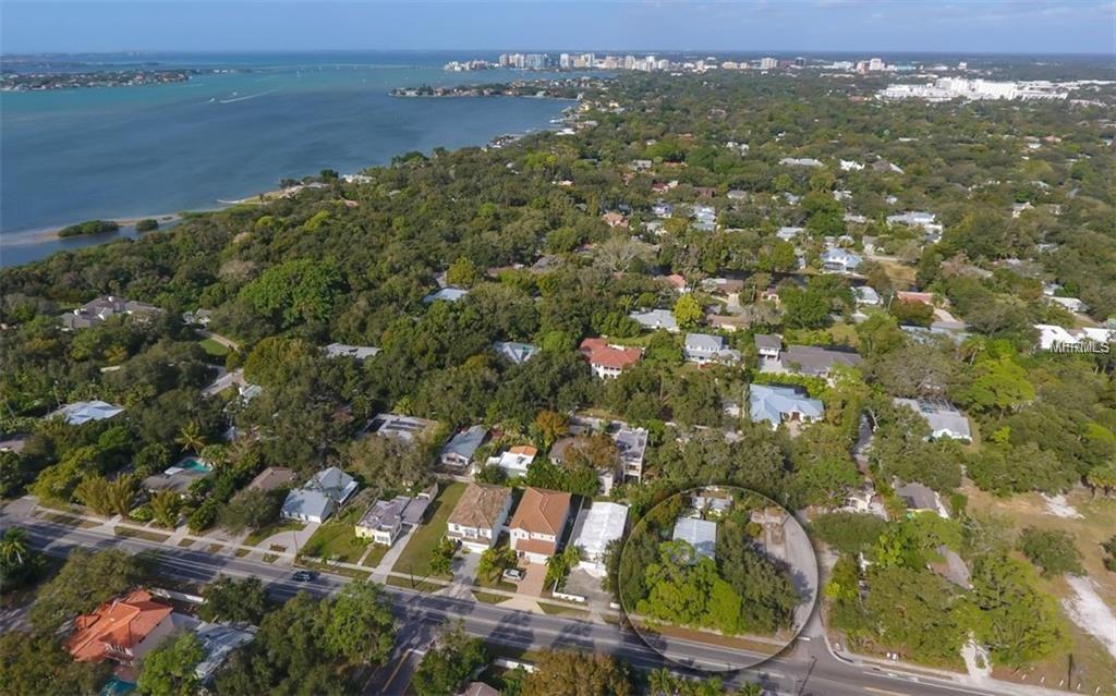 1683 Siesta Drive - Photo 1