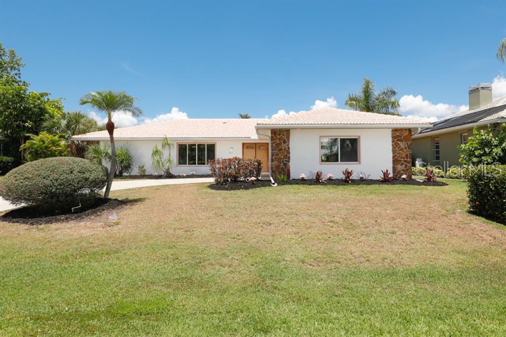 415 Caicos Drive - Photo 1