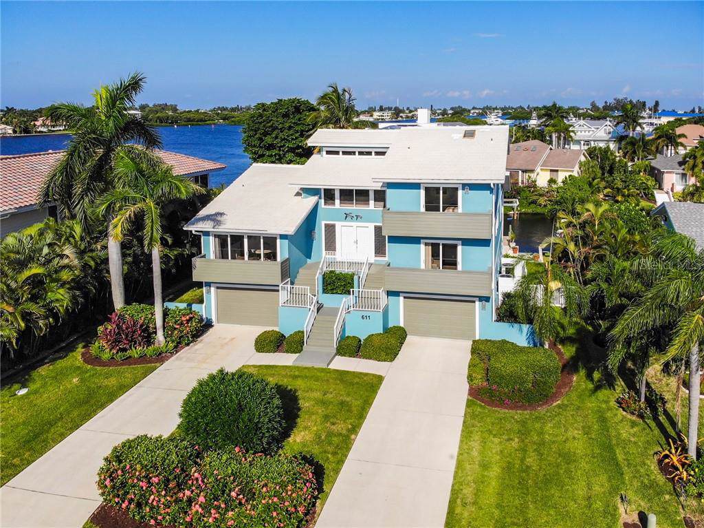 611 Point Drive - Photo 1