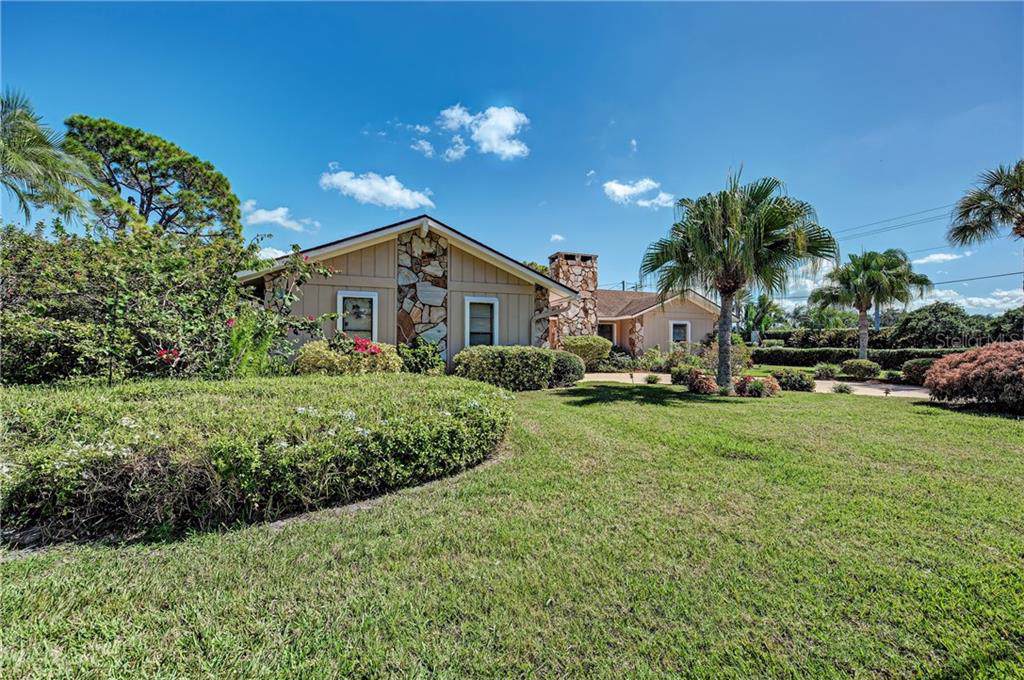 2103 88TH STREET Court - Photo 1