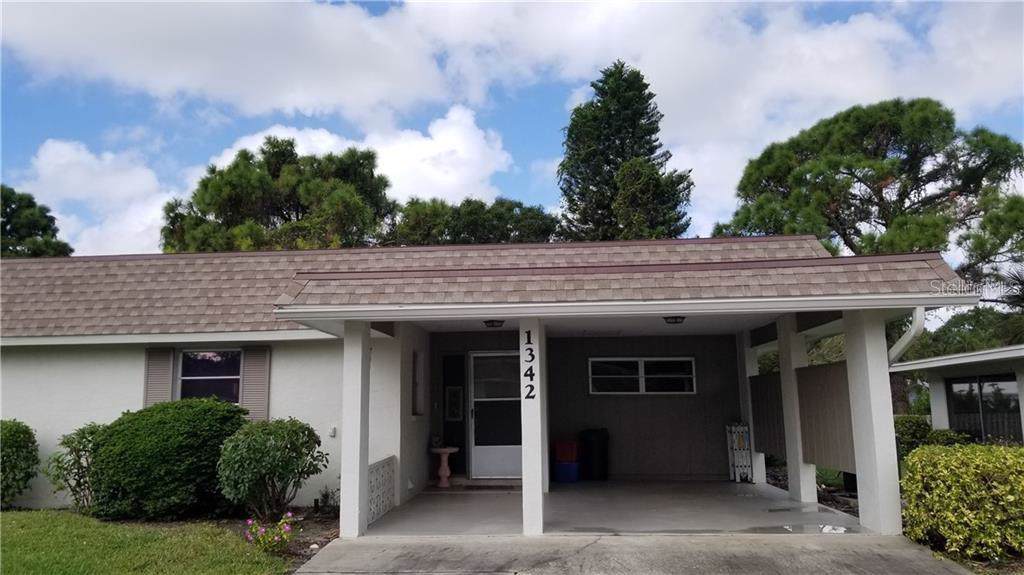1342 Glendale Circle - Photo 1