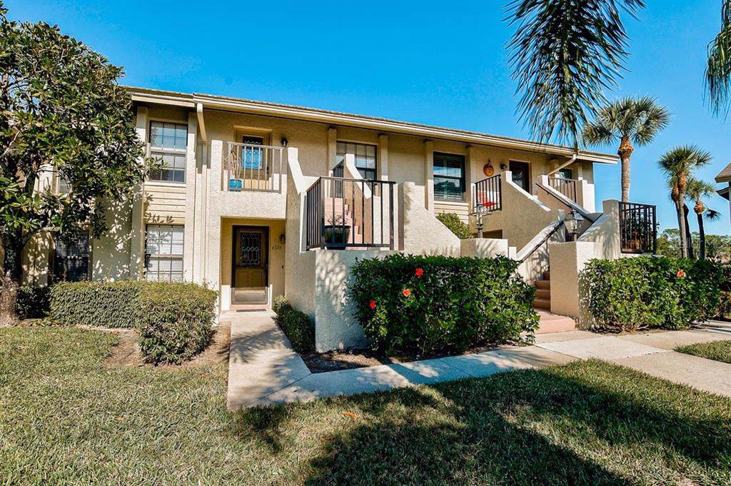 4534 Weybridge - Photo 1