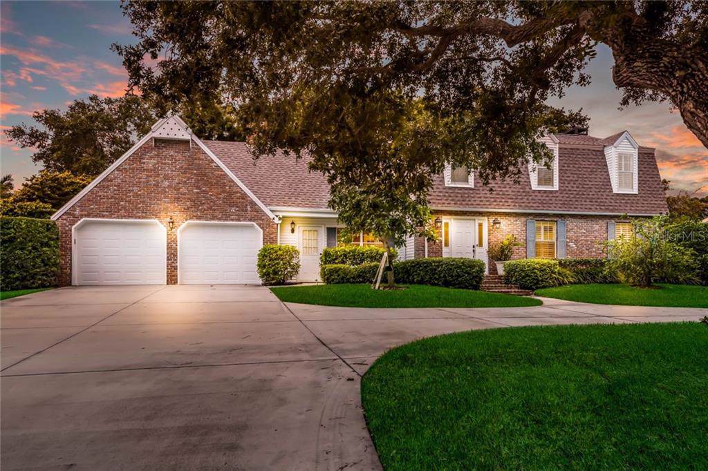 827 Hillcrest Drive - Photo 1