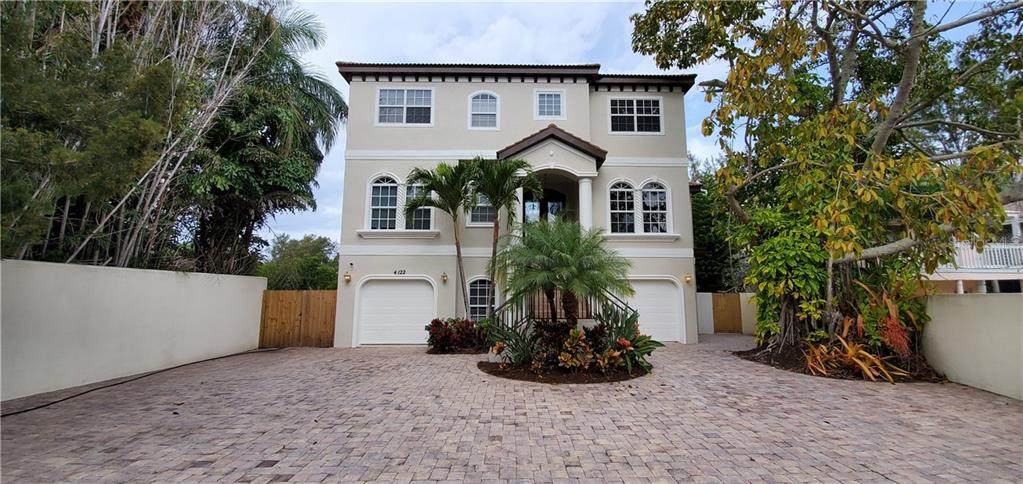 4122 Roberts Point Circle - Photo 1