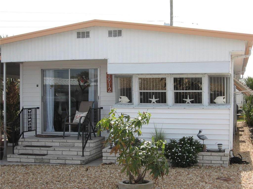 1912 Iowa Avenue - Photo 1