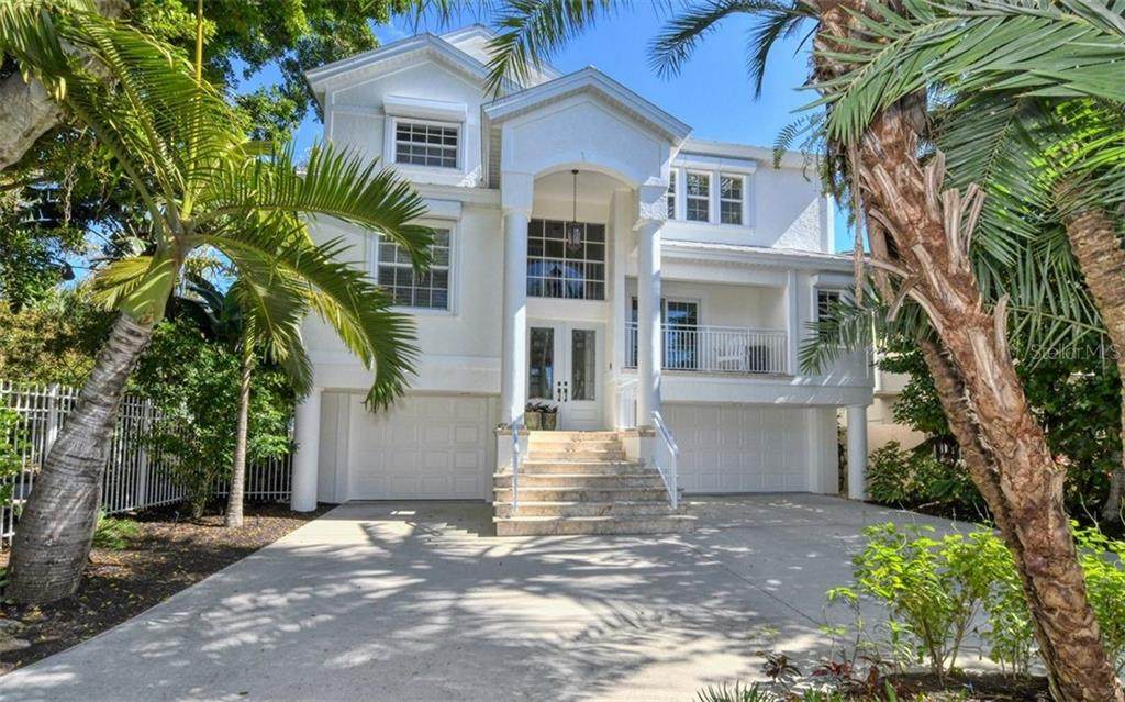 56 Island Circle - Photo 1