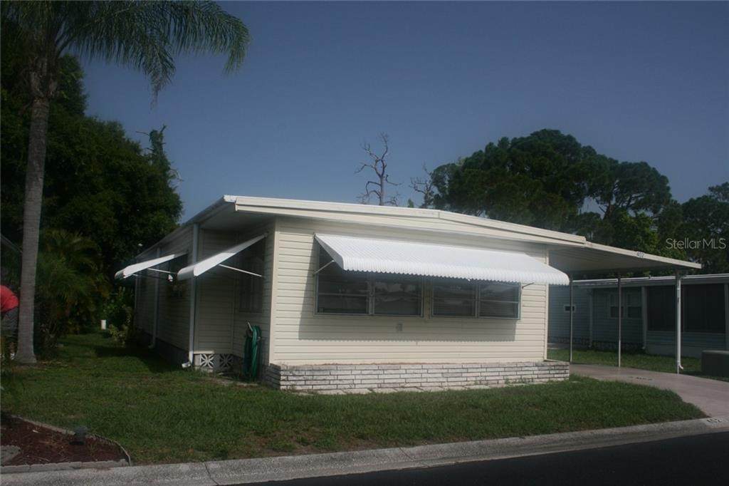 402 Oakwood Boulevard - Photo 1