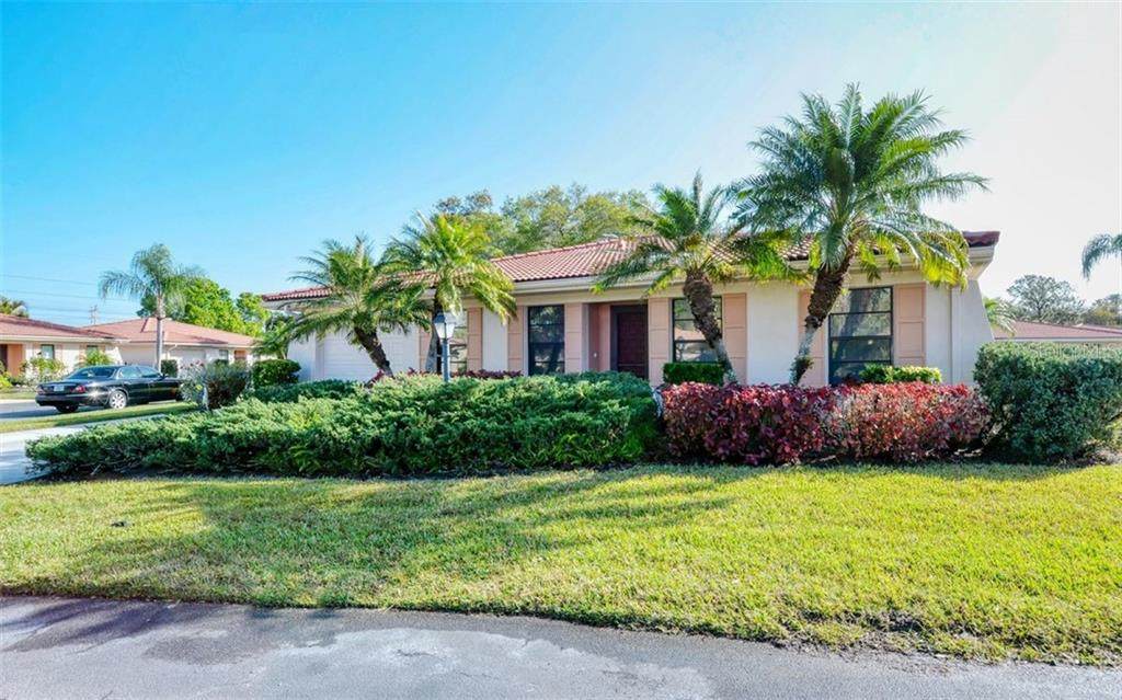 5009 Vivienda Way - Photo 1