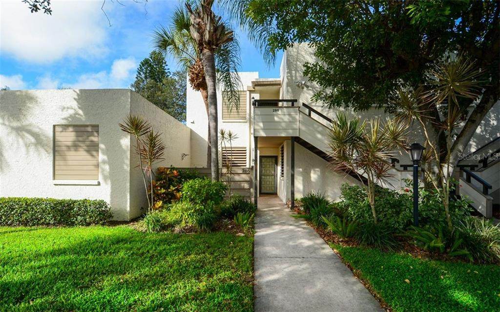 286 Sherwood Drive - Photo 1