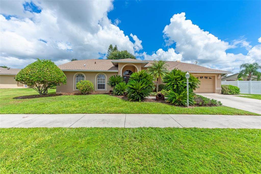 5824 Sandy Pointe Drive - Photo 1