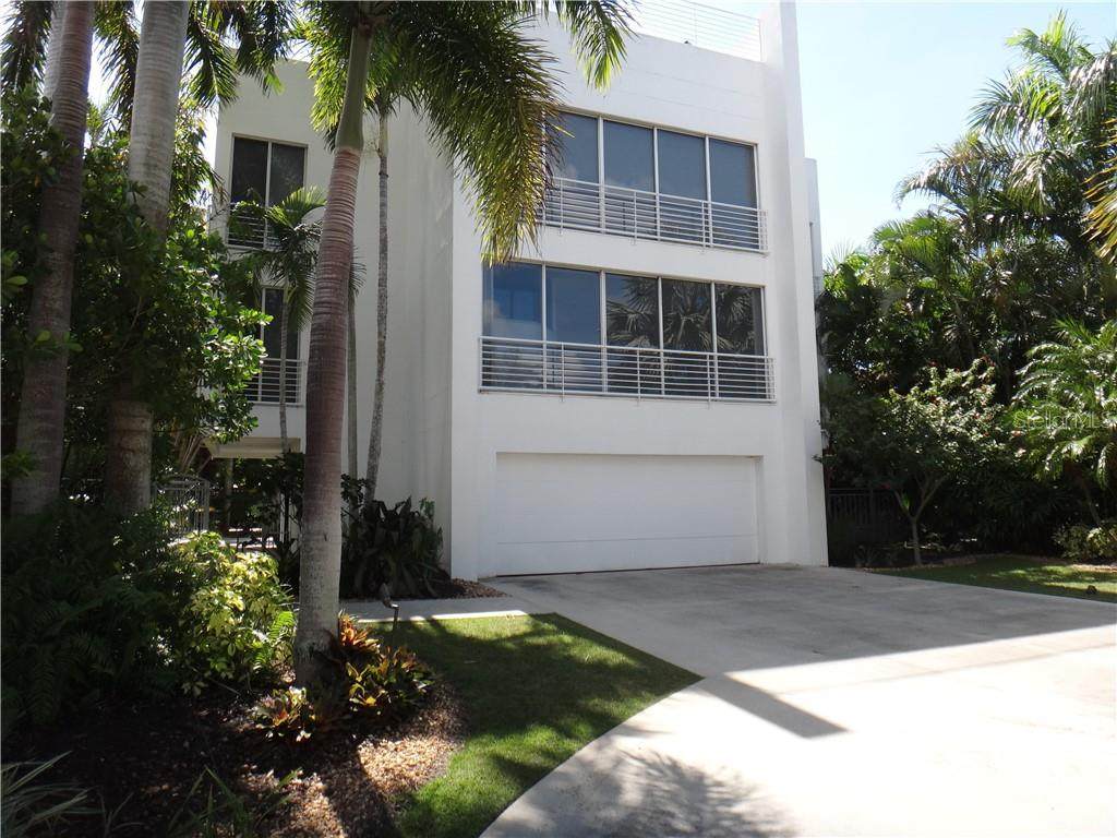 213 Washington Drive - Photo 1