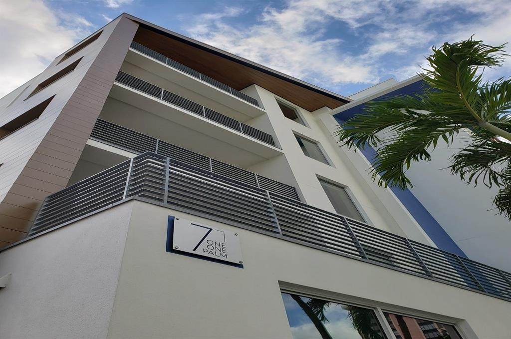 711 Palm Avenue - Photo 1