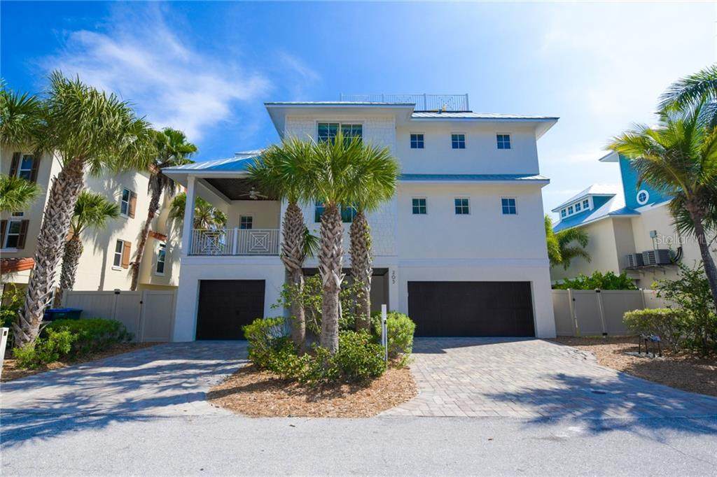 205 17TH Street - Photo 1
