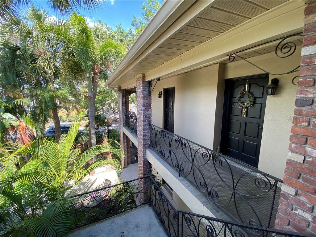 208 Danube Avenue - Photo 1