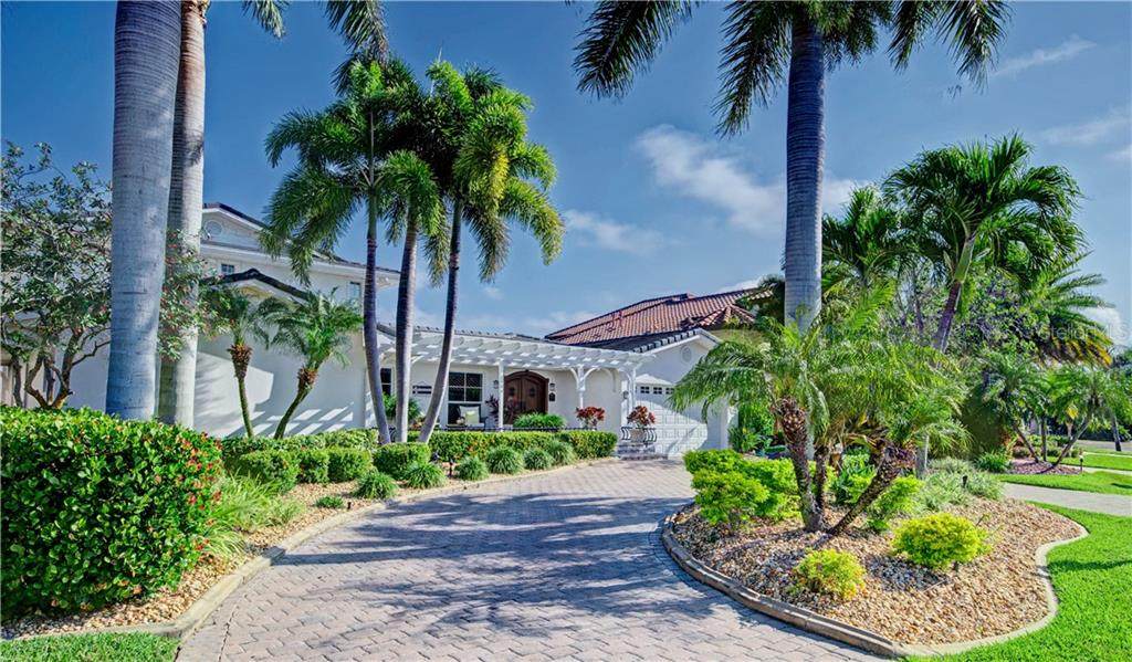 1940 Jamaica Way - Photo 1
