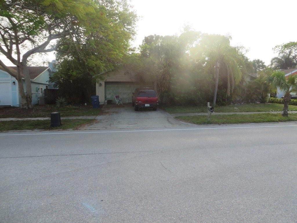 6617 Mauna Loa Boulevard - Photo 1